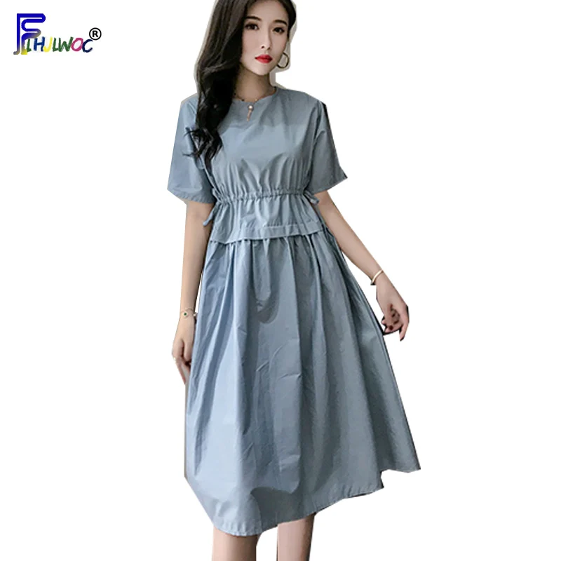 Женское платье с бантом и коротким рукавом элегантное офисное синего цвета