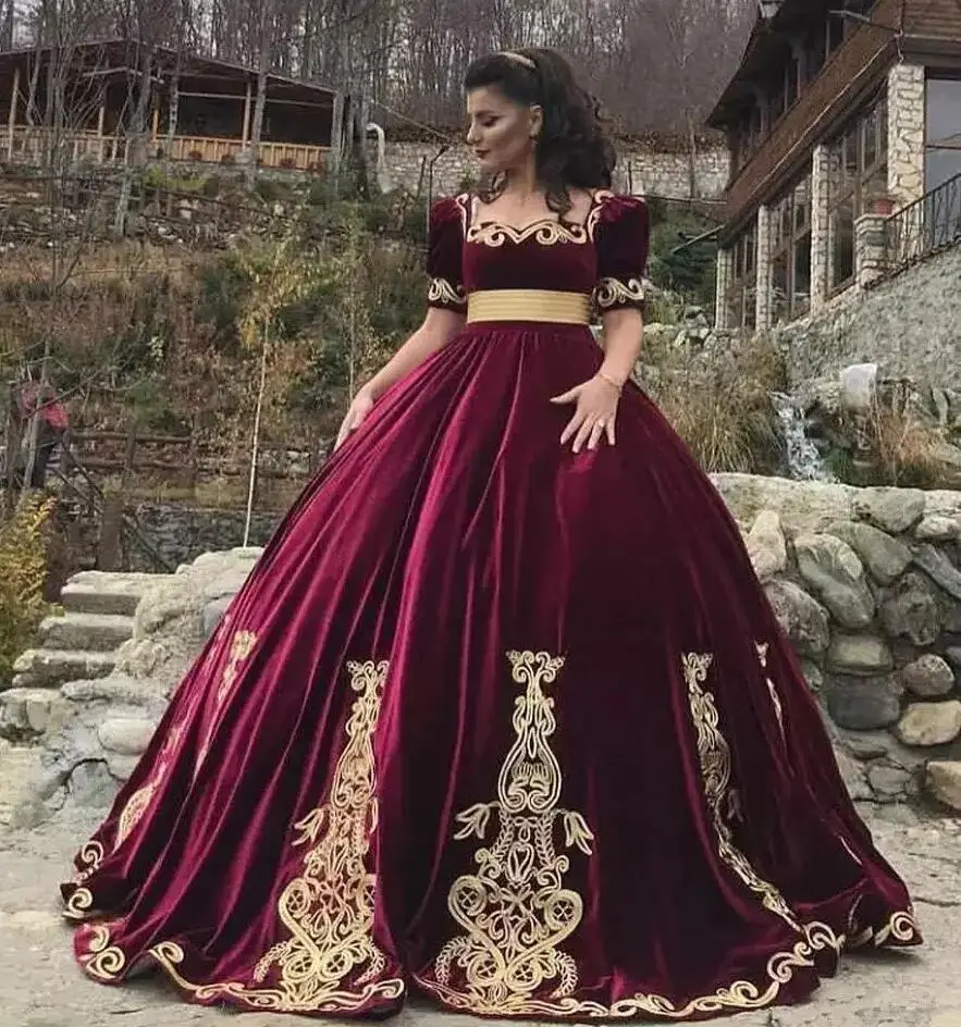 as picture Классическое бургундское бальное платье Бальные платья квадратный вырез короткий рукав развертки поезд принцесса Макияж Платье Девушки Сладкий 15 платье - Цвет: as picture