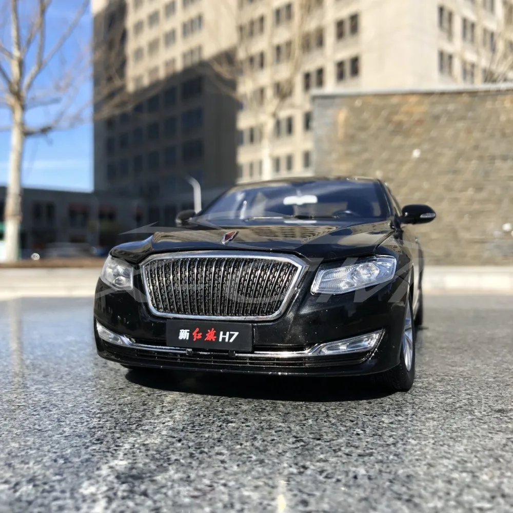Литая под давлением модель автомобиля 1:18 Hongqi H7(черный)+ маленький подарок
