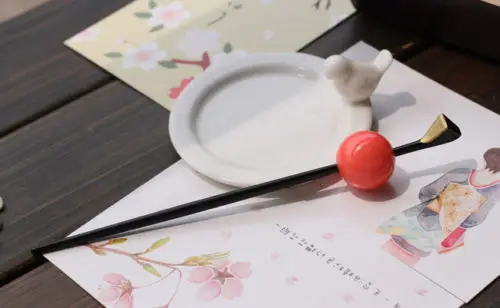 Заколка для волос в виде японской гейши оирана красно-розовая 4 цвета |