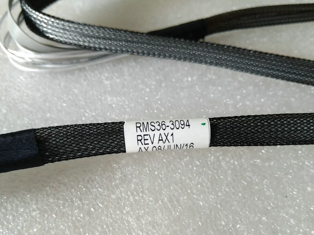 RaidStorage Amphenol RMS36-3094 REV AX1 Дата производства: новейшие SFF8087 в SATAx4 MiniSAS 6 ГБ/сек. RAID