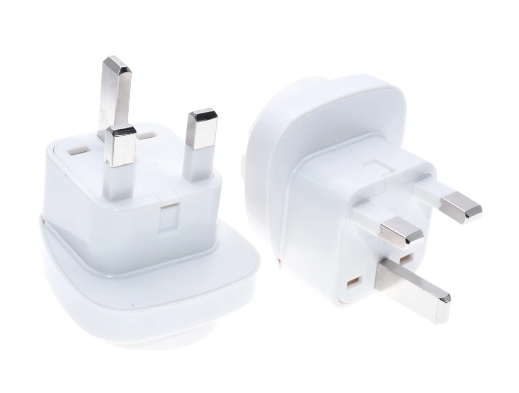 3-контактный адаптер для розетки стандарта Великобритании встроенный
