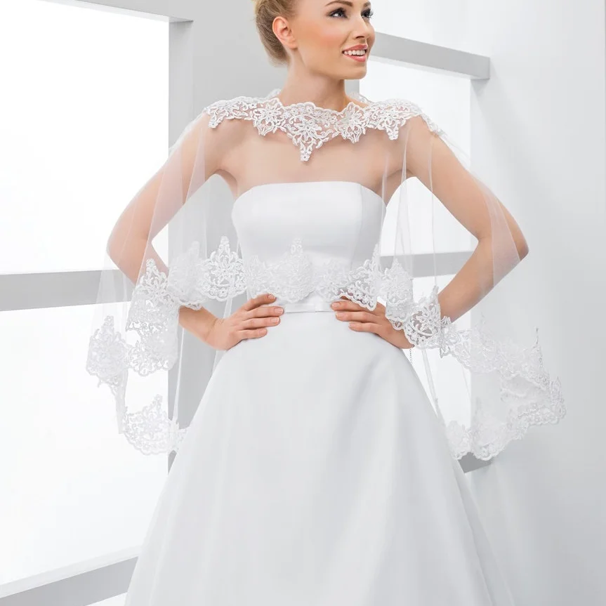 Короткое свадебное болеро с круглым вырезом шали на заказ белого цвета и