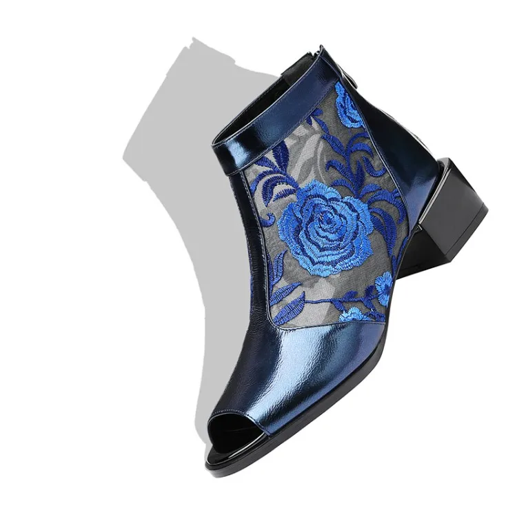 

Women's Shoes