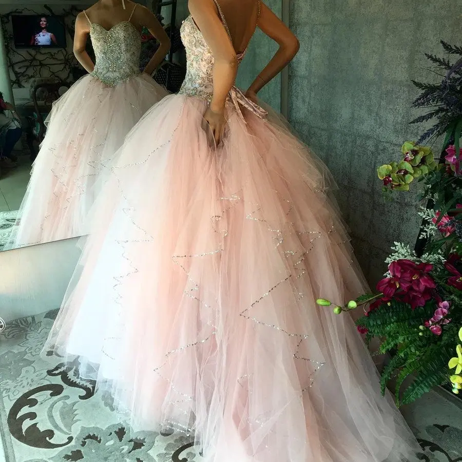 

Blush Pink Quinceanera Dresses Ball Gown Tulle Beaded Spaghetti Straps V Neck Vestidos De 15 Anos