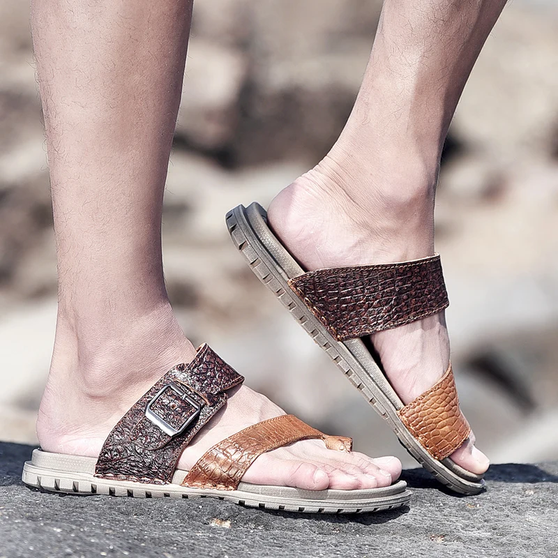 Мужские шлепанцы из натуральной кожи легкие летние на плоской подошве для пляжа