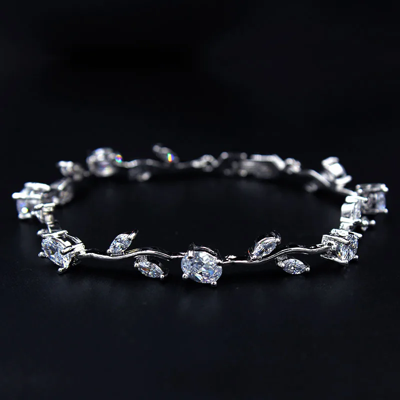 Женский браслет с цирконием модный из чистого белого золота огранкой маркиза