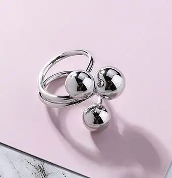 Простое геометрическое большое кольцо с шариком корейская мода индивидуальные