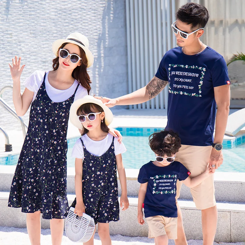 Семейные одинаковые костюмы 2019 летние футболки со звездами двойные платья для