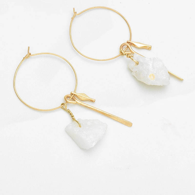 Женские круглые серьги кольца ручной работы из белого камня винтажные