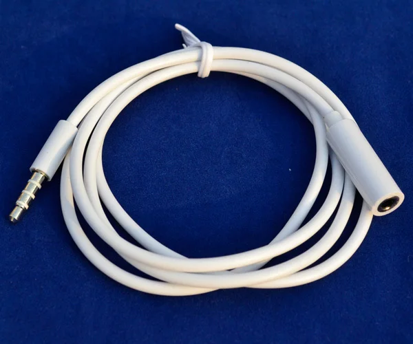 3.5mm Male to Female Headphone/Portable Audio Extension Cable (1M Extended) |