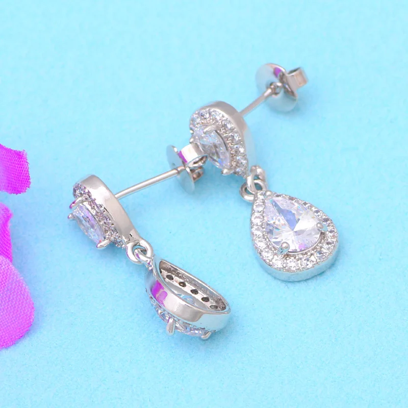 Висячие серьги с блестящими фианитами для женщин посеребренные белыми