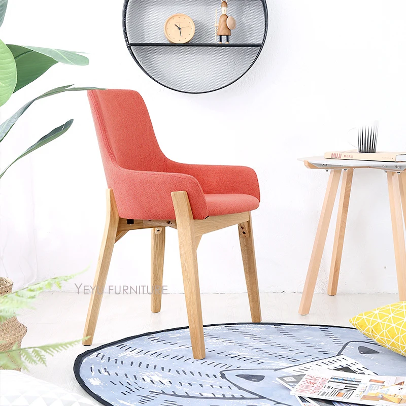 Модный современный дизайн мягкий обеденный стул из твердой древесины с мягким