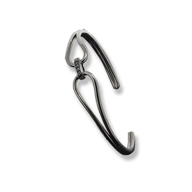 Модный браслет с микрозакрепкой Открытый черным фианитом и покрытием