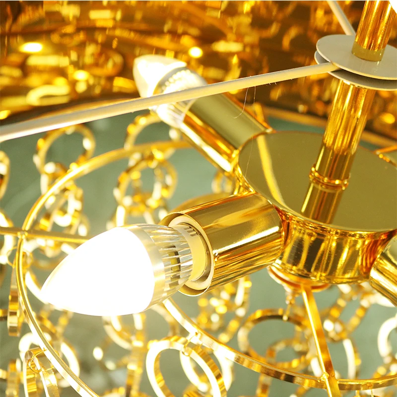 Современный роскошный металлический подвесной светильник Promotion с лампой LED, золотой цепью, лампашей идеально подходит для декора жилых помещений, ресторанов, баров и магазинов.