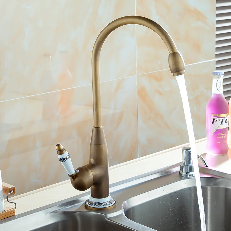

Antique faucet kitchen Antique faucet Kitchen Blue and white porcelain Retro bathroom Water tap