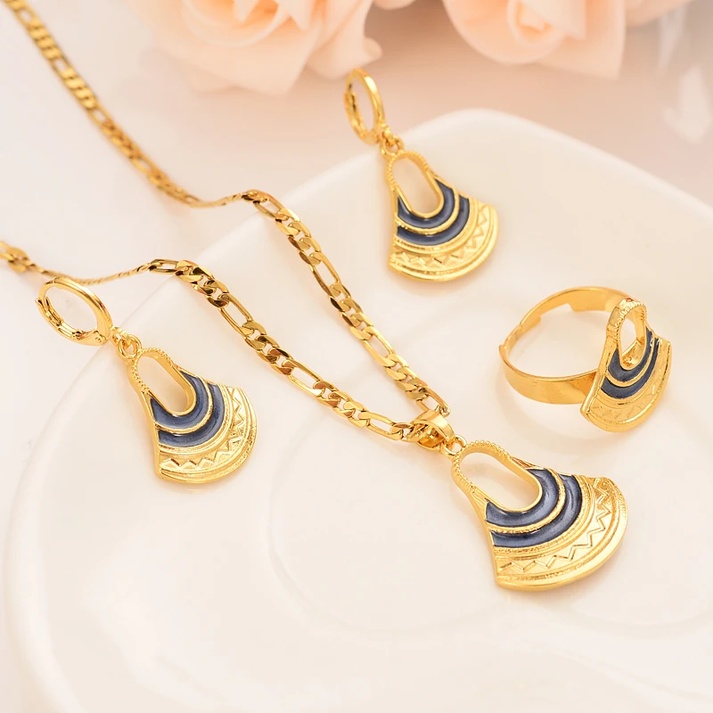 Комплект ювелирных изделий PNG золотистого цвета с изображением топора сумки