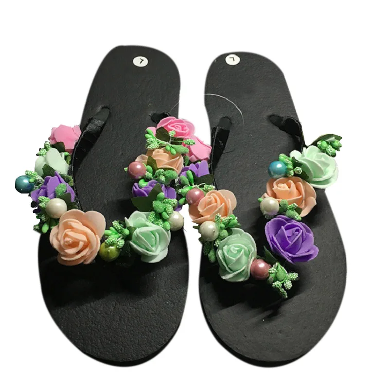 кувырок плюхается на открытом воздухе женщины домашние тапочки лук дом пляж