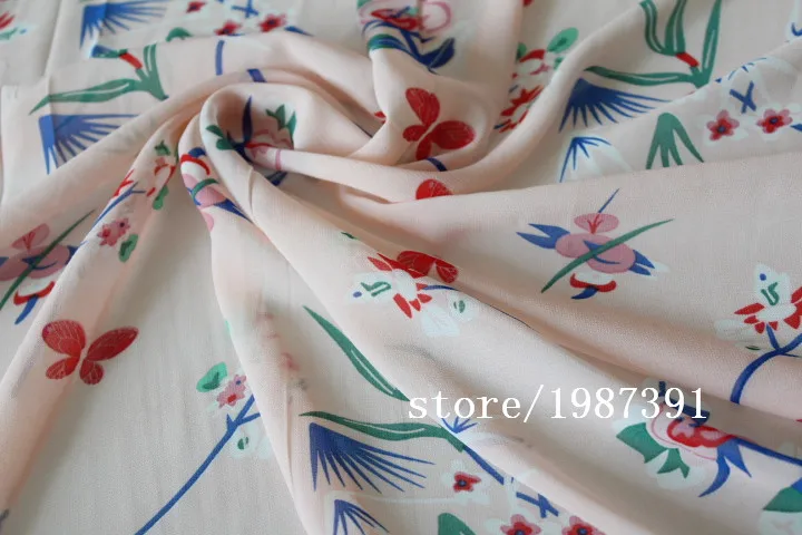150 см ширина шифоновая ткань маленькие цветы узор светло-розовый фон можно
