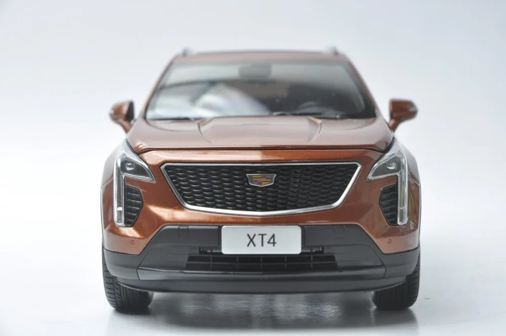 1:18 Модель литья под давлением для GM Cadillac XT4 оранжевый внедорожник 2018 игрушечный