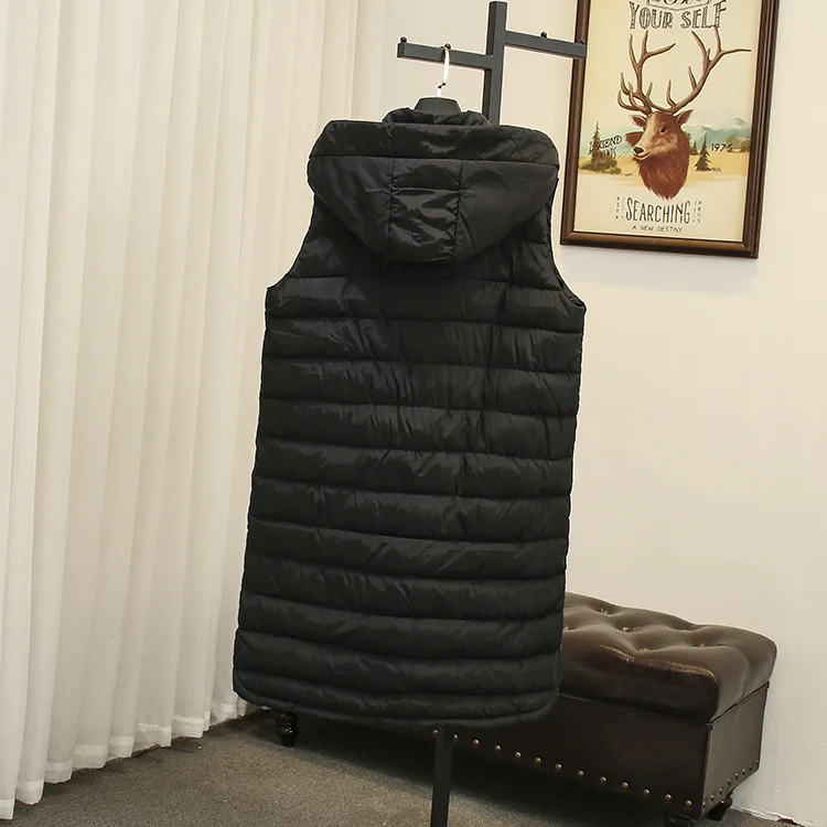 Длинный зимний жилет, женские пальто без рукавов размера плюс 5XL, повседневные теплые толстые Жилеты с капюшоном, черная верхняя одежда SWM1137