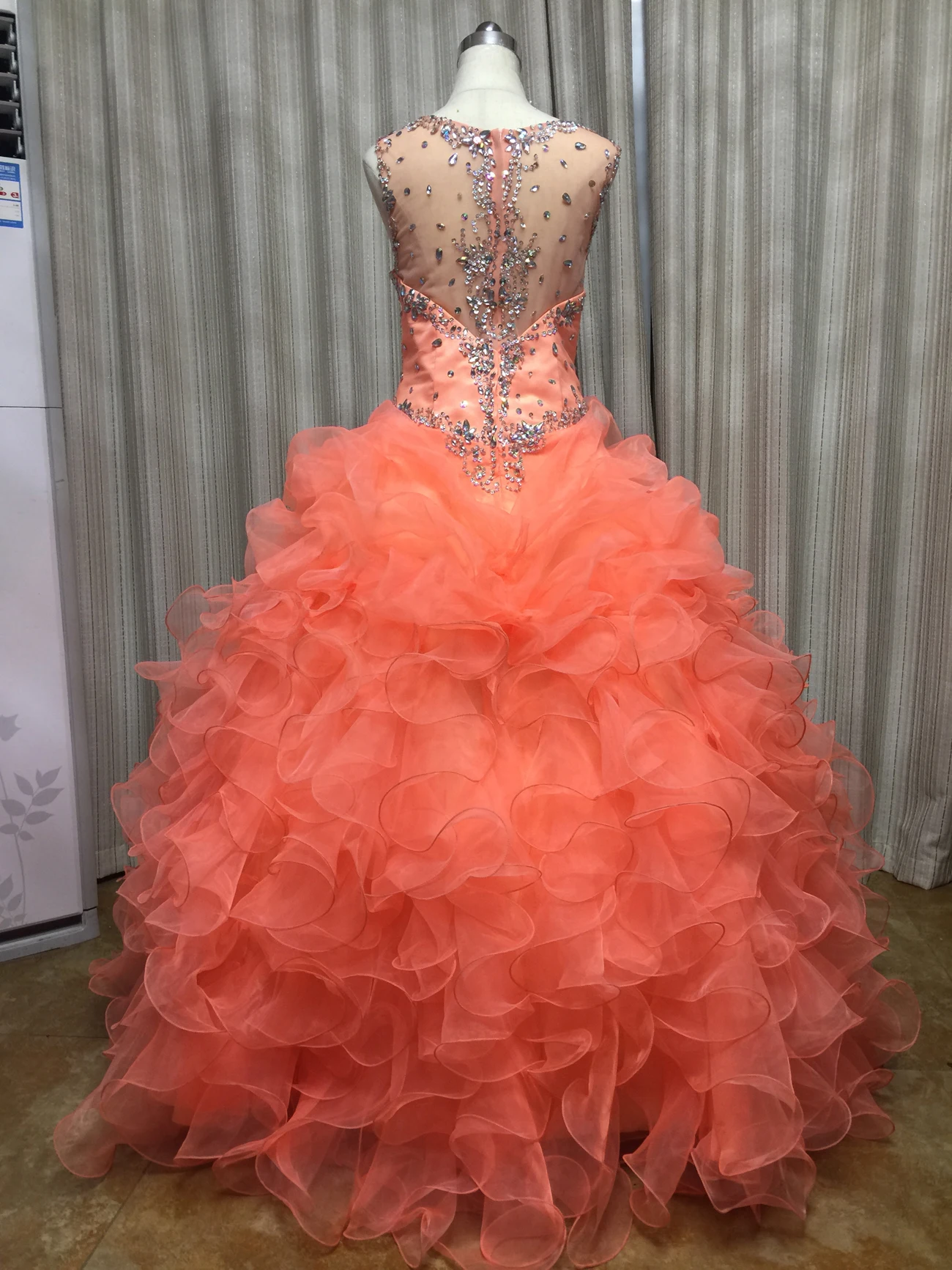 Новое поступление коралловые платья Quinceanera 2019 бальное платье с бисером длинное