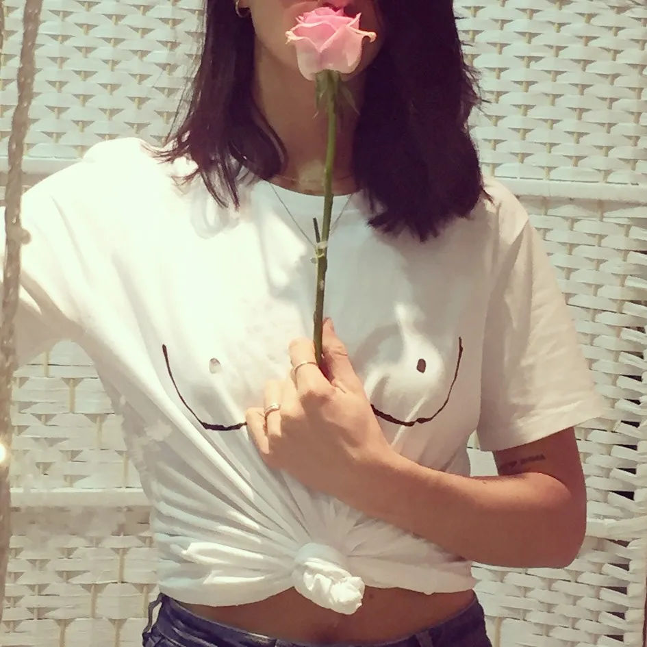 2017 смешной принт поддельные большой груди бюстгальтер Футболка Летний стиль