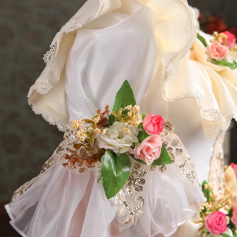 18th века о образным вырезом белый/красный кружевные цветы Аппликации оборками Muliti