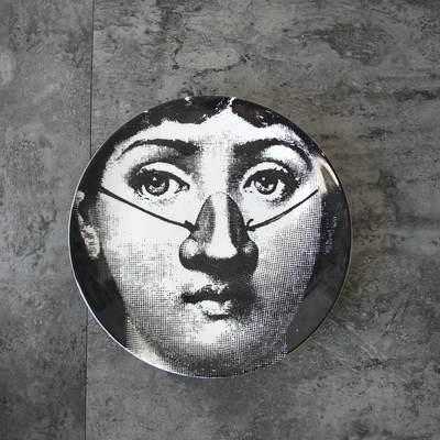 W 8 дюймов Милан rosenthal Piero fornasetti тарелки чистого черного цвета и белой иллюстрации Топ Мода висят блюда по производству образцов/дома/отеля настенный Декор - Цвет: W