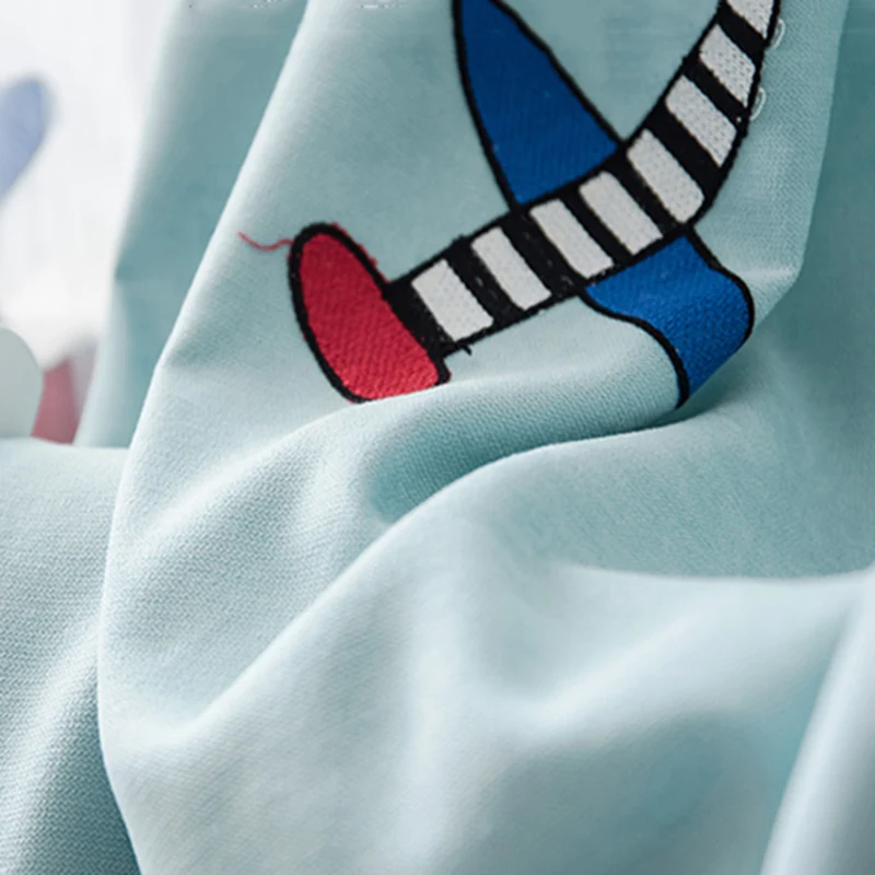 Синие светонепроницаемые шторы для спальни мальчиков бежевые тюлевые с вышивкой