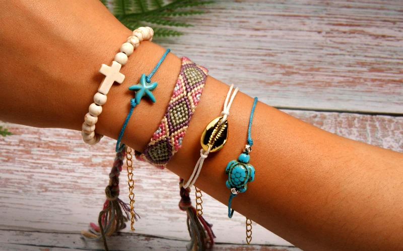 MOON GIRL 5 Pieces Puka Shell Bracelet Set Turtle Starfish Cross Beads Boho Weave Bracelet for Women Friendship Jewelry Dropship