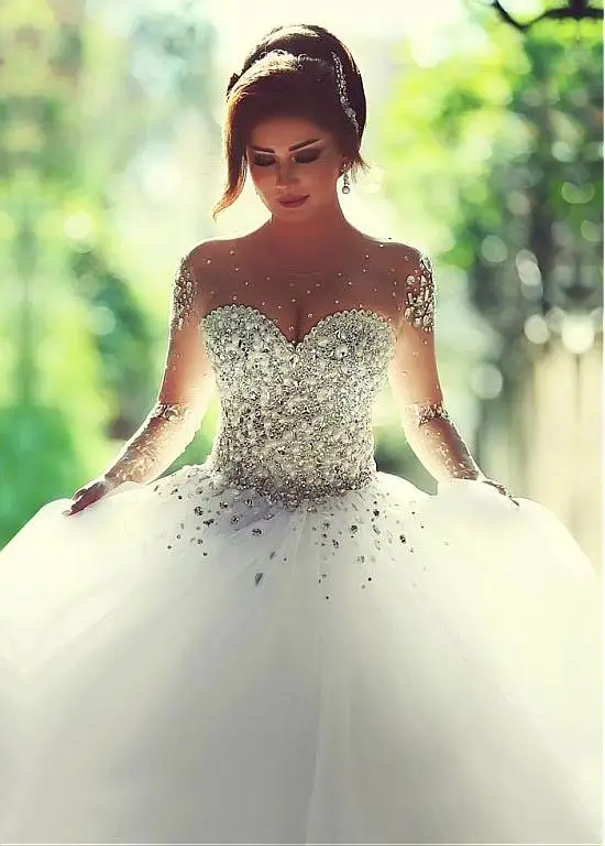 

Ball Gown Wedding Dresses 2022 Elegant Wedding Gowns Crystal Beaded Sweetheart Long Sleeve Bridal Gowns Robe de Marige