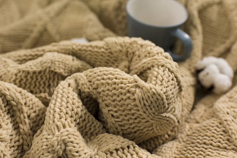 Новое вязаное одеяло толстое Двухслойное флисовое однотонное Пледы для кроватей