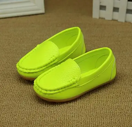 Fluorescent green YWPENGCAI/размеры 21-37; детская мягкая обувь из ПУ кожи; Лоферы для мальчиков; однотонная мягкая обувь; мокасины для девочек; детская обувь;#8EL0137 - Цвет: Fluorescent green