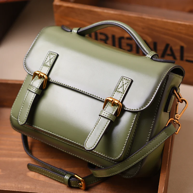 Женская классическая сумка из натуральной гладкой телячьей кожи с верхней