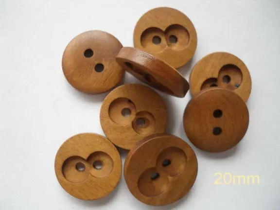 Оптовая продажа желтые деревянные пуговицы в виде совы с двумя отверстиями для