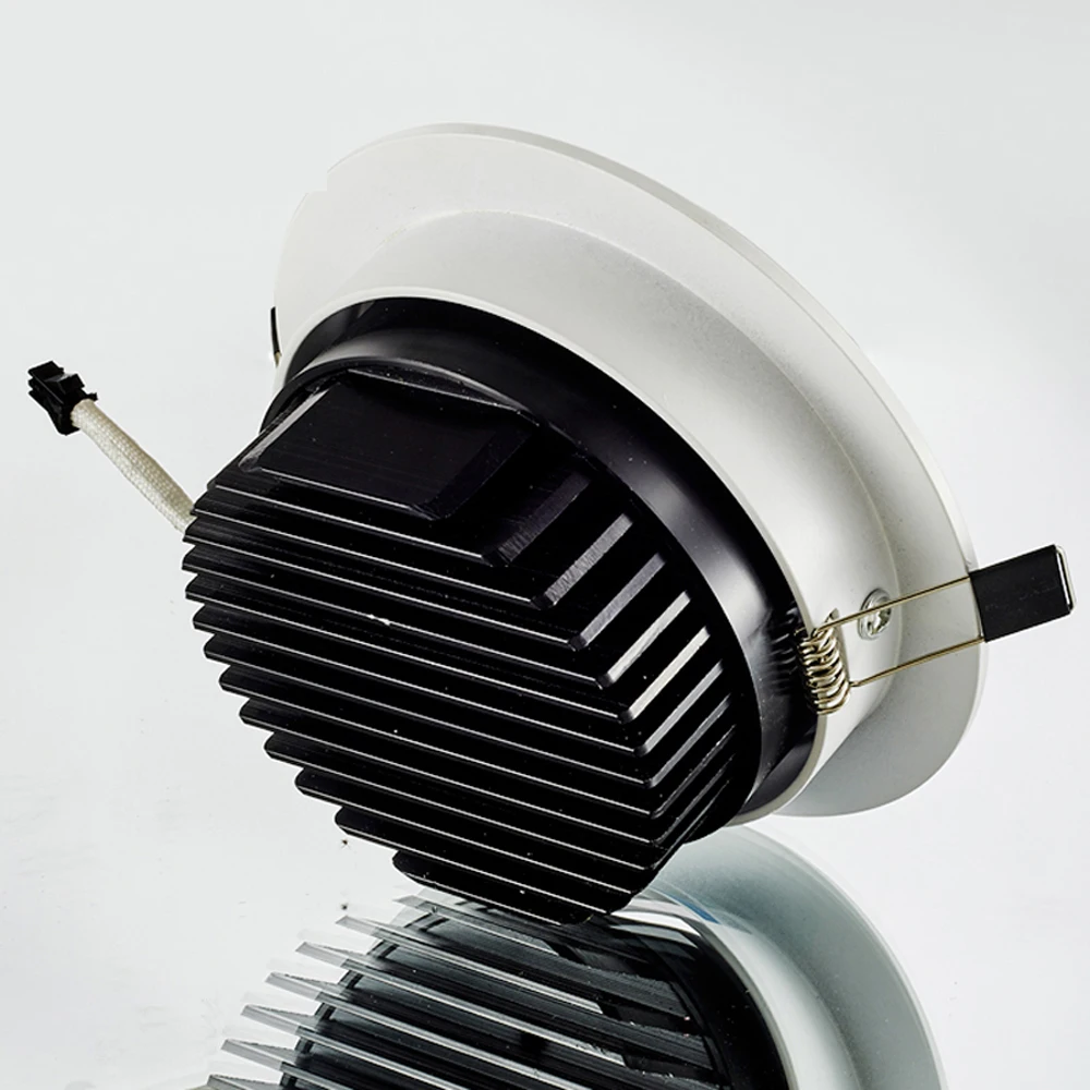 Приглушаемый светодиодный потолочный светильник точечный с COB матрицей