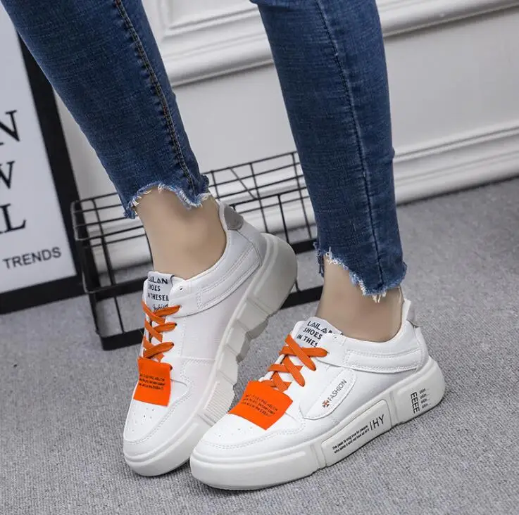 Женская повседневная обувь на толстой платформе с круглым носком шнуровке