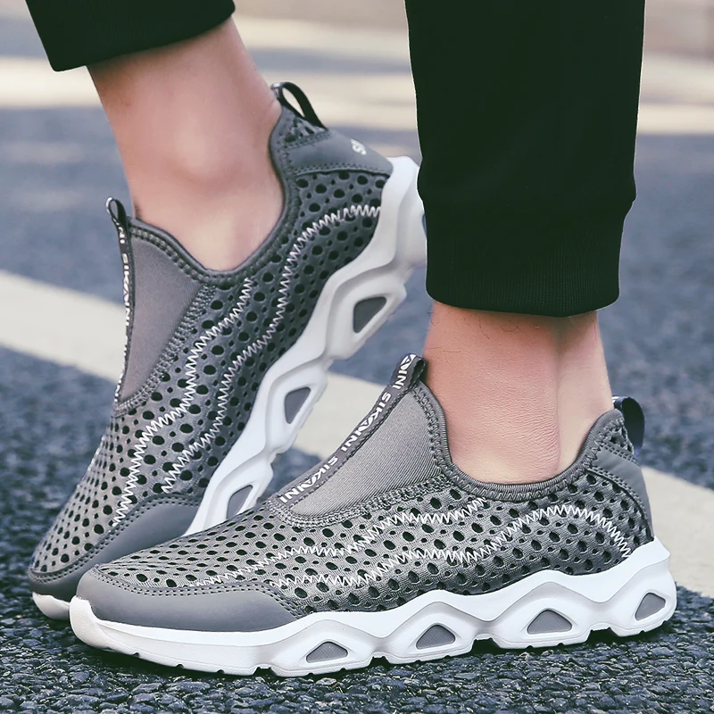 Новый Летний Дышащий Полые Кроссовки Мужчины Быстро сохнет Пляж Открытый Спорт