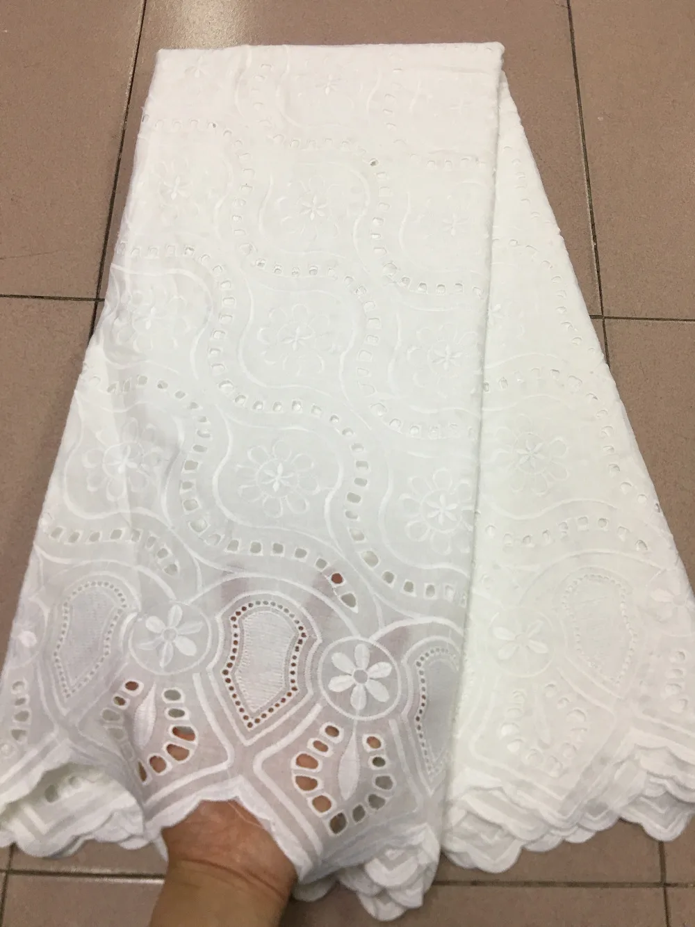 Специальное предложение белого цвета кружевное платье с вышивкой из хлопка в