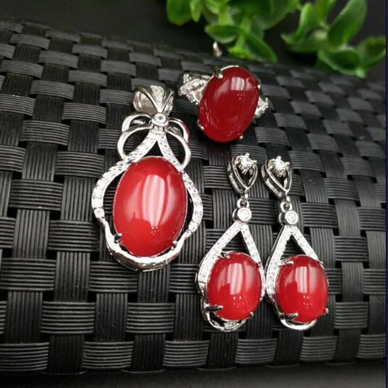 Yu Xin Yuan Fine Jewelry 925 Серебряный инкрустированный натуральным зеленым халцедоном Овальный Кулон Кольцо Rop серьги три штуки