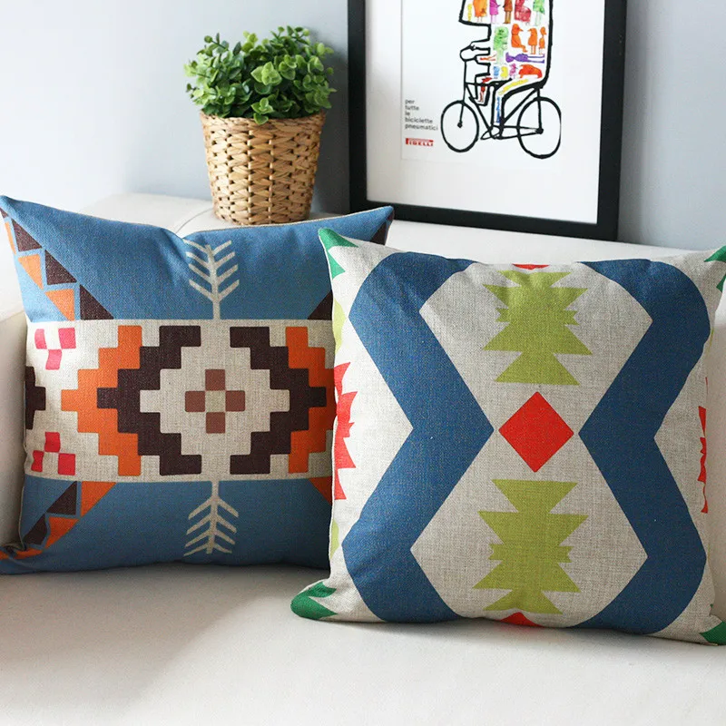 Скандинавская подушка с абстрактным геометрическим узором простая в полоску