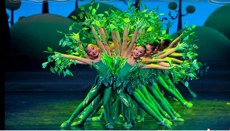 Маленький костюм в голландском стиле Kiss My Little Tree танцевальный с большим деревом