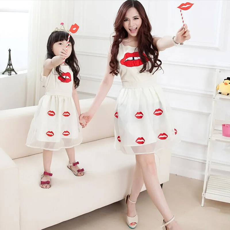 

2022 Mother Daughter Dresses Summer Style Cotton Chiffon Lipstick Lips Fashion Family Matching Clothing For Mother And Daughter