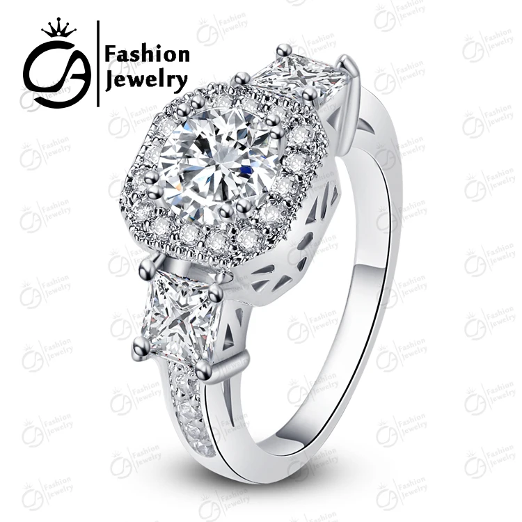 Модное ювелирное изделие из белого золота Halo три камня круглая огранка с