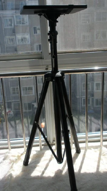 Универсальный складной штатив-Трипод для проектора с пластиной 39x29 см