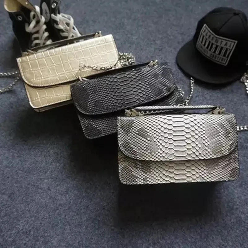 

2019 Women Handbags Red Serpentine Chains Cover Shoulder Bags Messenger Bag Lady Crossbody Flap Totes Handbag Cell Phone Pocke