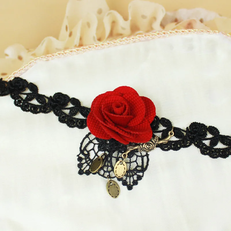 Качественное Южно-корейское шелковое платье с красной розой и бутоном в