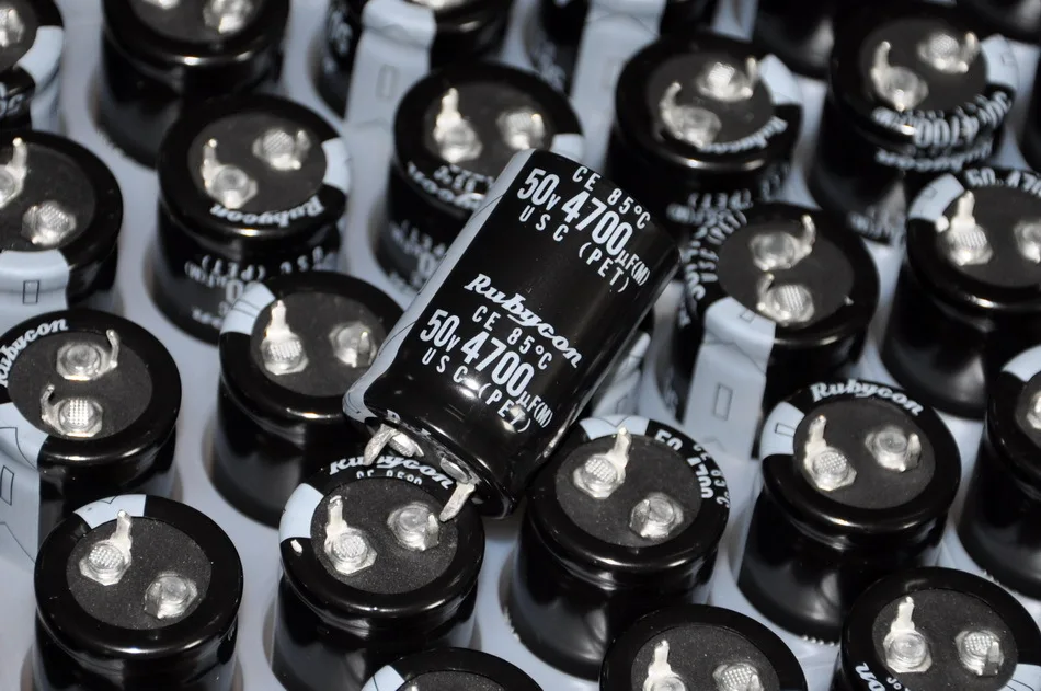 (10 шт./лот) японские электролитические конденсаторы RUBYCON 4700 мкФ/50V. | Электронные