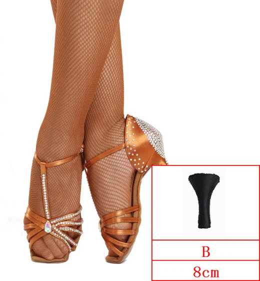 Brown-B Hxyoo Hochwertigen importierten Атлас Diamant Mittlere ferse tanzschuhe Латинской Танцы schuhe frauen GM050 - Цвет: Brown-B